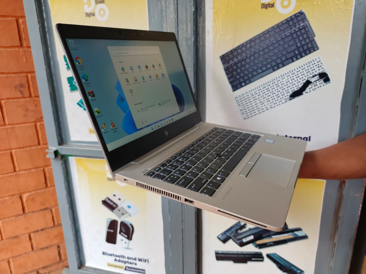 HP EliteBook 840 G6 – 8th Gen Core i5 Touch Laptop