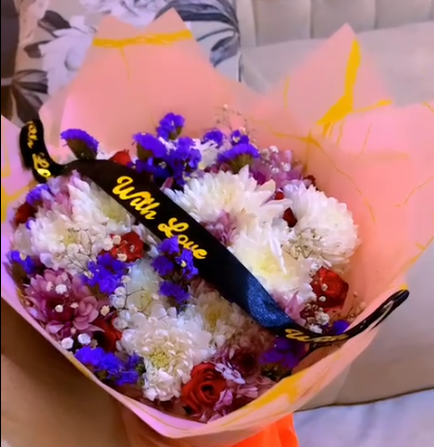 Valentine Flower Bouquet Gift (Fresh Flowers) – Everlasting Love