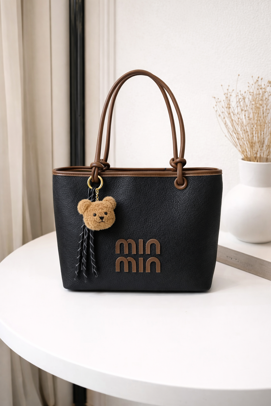Min min tote bags